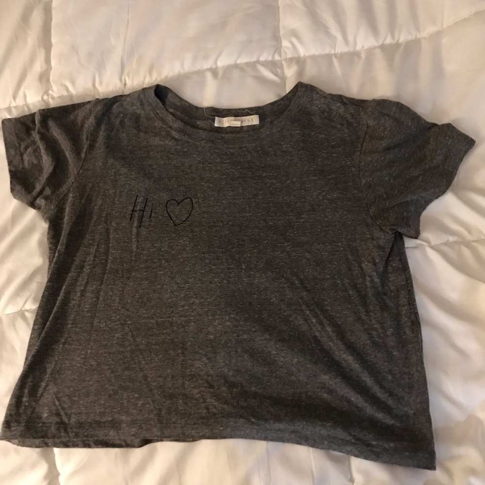 A fine line cropped hi/bye tee
